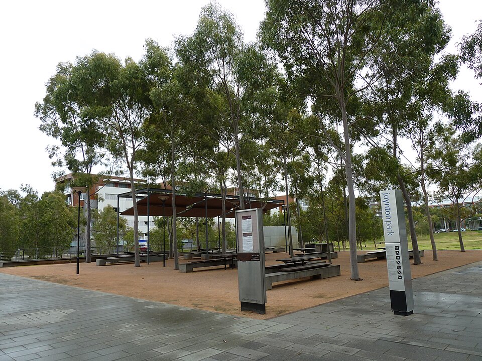 Joynton Park, Zetland, New South Wales (2010-07-13)